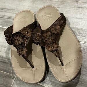 FitFlop Lulu Flower Thong Sandals